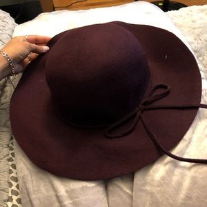 Floppy maroon hat!